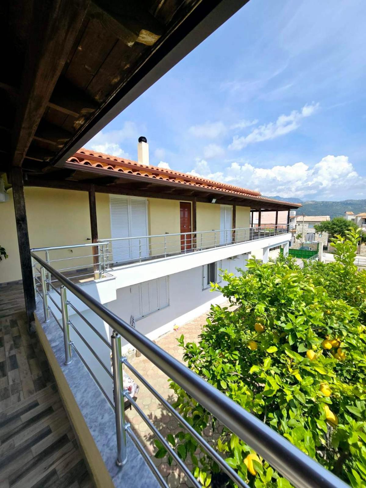 Philoxenia Guest House Himare Eksteriør bilde