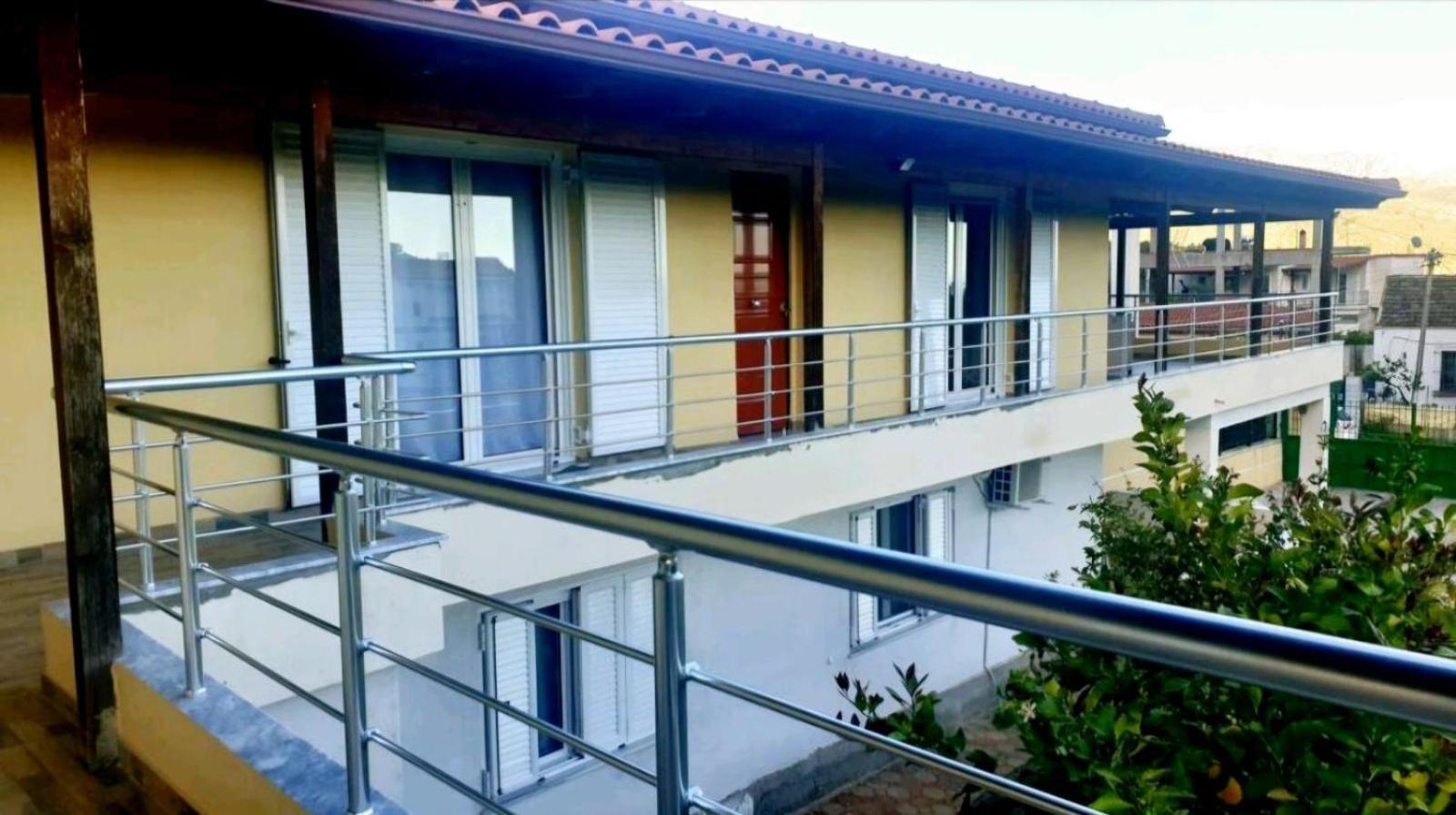 Philoxenia Guest House Himare Eksteriør bilde