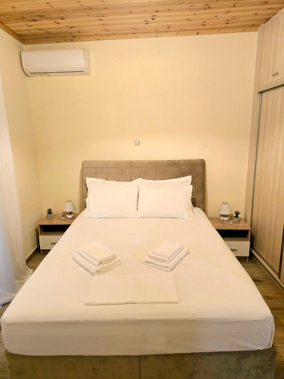 Philoxenia Guest House Himare Eksteriør bilde